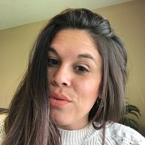 Meet your Posher, Abbe